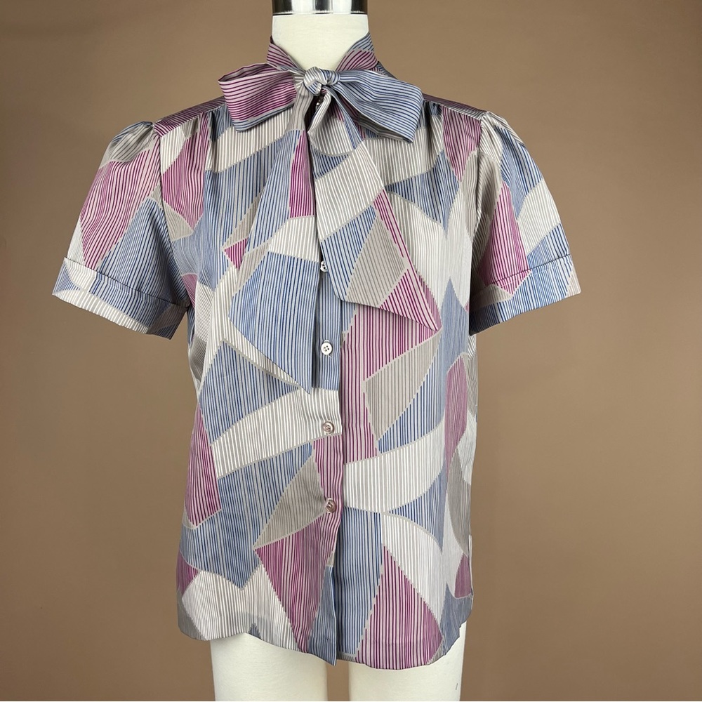 Vintage Women’s Size XL Button Front Blouse with Bow Neck Tie